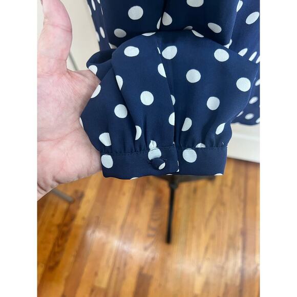 JCrew Scalloped Polka Dot Blouse Small Long Sleeve Blue and White‎ - Picture 6 of 7